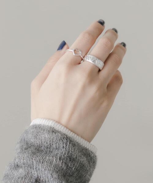 SMELLY（スメリー）の「メッセージロゴ2セットリング（リング・レディース・シルバー・-）」の4枚目の写真