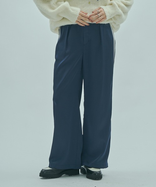 ROSE BUD(ローズバッド)の「SATIN TUCK PANTS(その他パンツ・レディース・ネイビー/ブラウン・S/M)」の9枚目の写真
