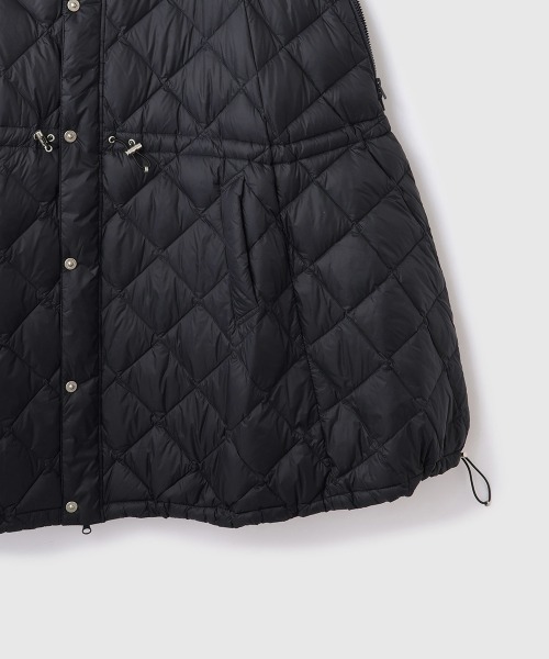 VICKY（ビッキー）の「TAION　ダウンケープコート≪手洗い可能≫（ダウンジャケット/コート・レディース・ブラック/ネイビー・M）」の9枚目の写真