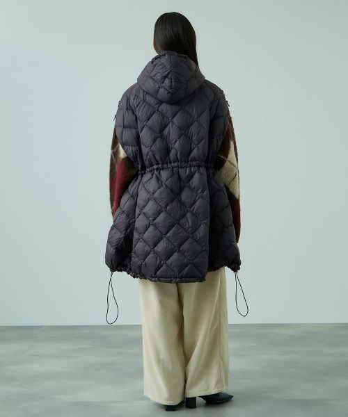 VICKY（ビッキー）の「TAION　ダウンケープコート≪手洗い可能≫（ダウンジャケット/コート・レディース・ブラック/ネイビー・M）」の17枚目の写真