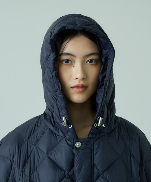 VICKY（ビッキー）の「TAION　ダウンケープコート≪手洗い可能≫（ダウンジャケット/コート・レディース・ブラック/ネイビー・M）」の20枚目の写真