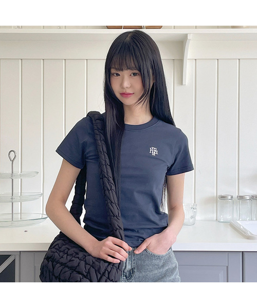 muahmuah（ムーアムーア）の「スティッチロゴベーシックTシャツ[3色]（Tシャツ/カットソー・レディース・ブラック/カーキ/ブルー/ネイビー/ホワイト/ピンク・FREE）」の4枚目の写真