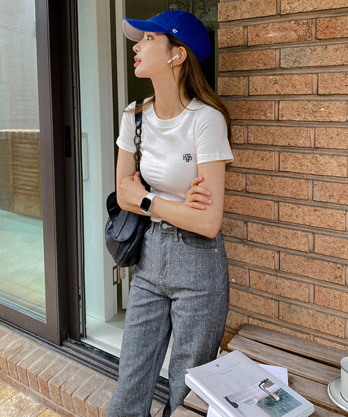 muahmuah（ムーアムーア）の「スティッチロゴベーシックTシャツ[3色]（Tシャツ/カットソー・レディース・ブラック/カーキ/ブルー/ネイビー/ホワイト/ピンク・FREE）」の9枚目の写真