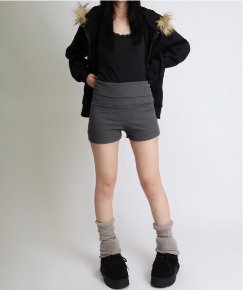 Vini（ヴィニ）の「ハイウエスト ロールアップ ショートパンツ（その他パンツ・レディース・グレー/ブラック/ホワイト・MEDIUM）」の11枚目の写真