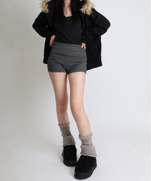 Vini（ヴィニ）の「ハイウエスト ロールアップ ショートパンツ（その他パンツ・レディース・グレー/ブラック/ホワイト・MEDIUM）」の12枚目の写真