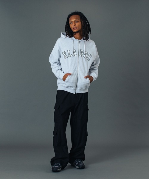 XLARGE（エクストララージ）の「PERFORATED LEATHER LOGO ZIP UP HOODED SWEATSHIRT（パーカー・メンズ・ブラック/アッシュ/バーガンディー・S/M/L/XL）」の5枚目の写真