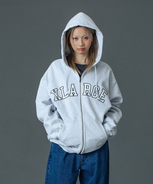 XLARGE（エクストララージ）の「PERFORATED LEATHER LOGO ZIP UP HOODED SWEATSHIRT（パーカー・メンズ・ブラック/アッシュ/バーガンディー・S/M/L/XL）」の21枚目の写真