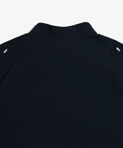 BALLOP(バロップ)の「男性エアリーベントフィンガーホールロングスリーブブラック(Tシャツ/カットソー・メンズ・ブラック・MEDIUM/LARGE/X-LARGE)」の8枚目の写真