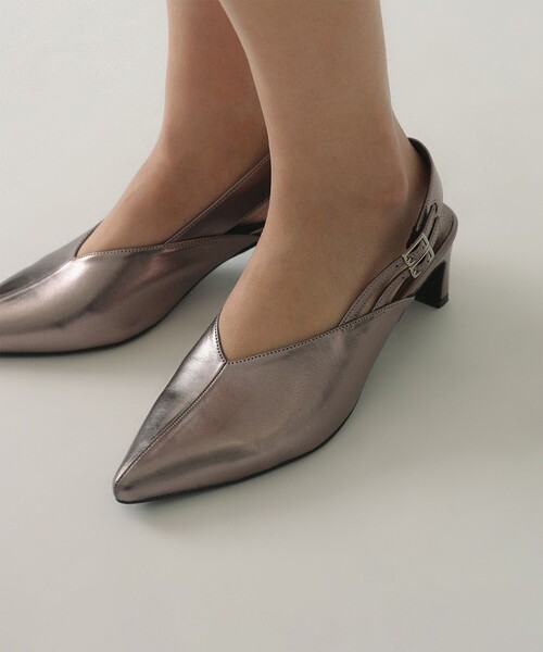 Ray BEAMS（レイビームス）の「2ベルト ミュール（パンプス・レディース・ブラック/ダークブラウン・23.0cm/23.5cm/24.0cm/24.5cm/25.0cm）」の2枚目の写真