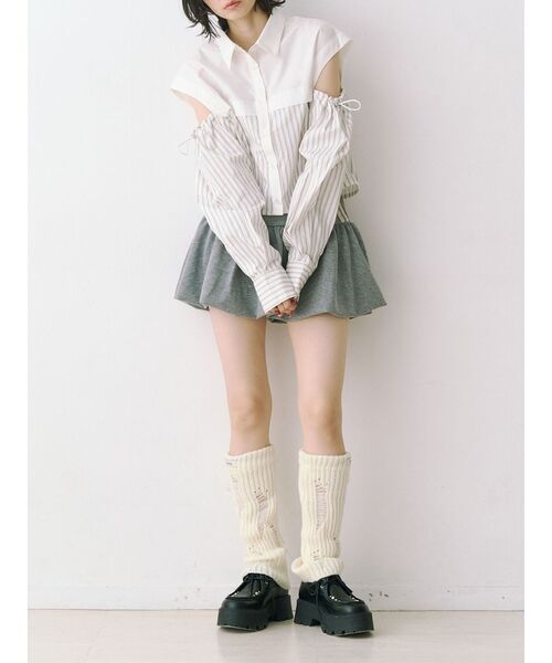 jouetie(ジュエティ)の「カットアウトバイカラークロップドシャツ(シャツ/ブラウス・レディース・ブルー/オフホワイト/ピンク・MEDIUM)」の9枚目の写真