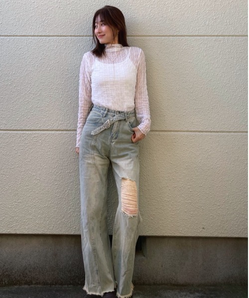 Belle Cie(ベルシー)の「ゆったりフィットメローフリルハイネックシアートップス(その他トップス・レディース・ブラウン/ホワイト/ブラック/アイボリー・FREE)」の14枚目の写真