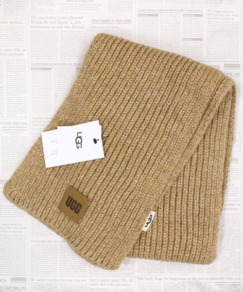UGG(アグ)の「チャンキーリブスカーフ ニット マフラー W CHUNKY RIB SCARF(マフラー・レディース・キャメル/ライトグレー/ブラック・O/S)」の3枚目の写真