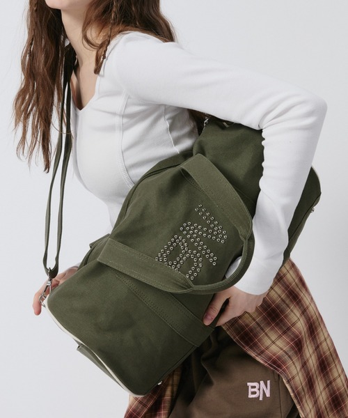 Studded duffel bag/スタッズダッフルバッグ（トートバッグ）｜BENUA