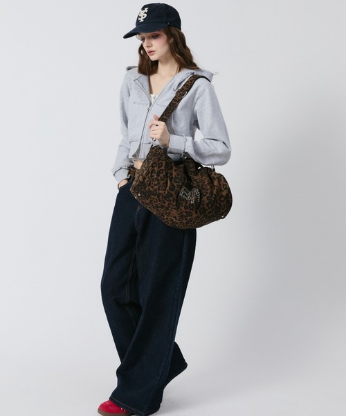 BENUA(ベヌア)の「Studded duffel bag/スタッズダッフルバッグ(トートバッグ・レディース・その他/カーキ・FREE)」の9枚目の写真