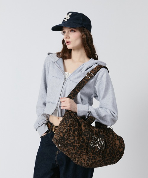 BENUA(ベヌア)の「Studded duffel bag/スタッズダッフルバッグ(トートバッグ・レディース・その他/カーキ・FREE)」の5枚目の写真