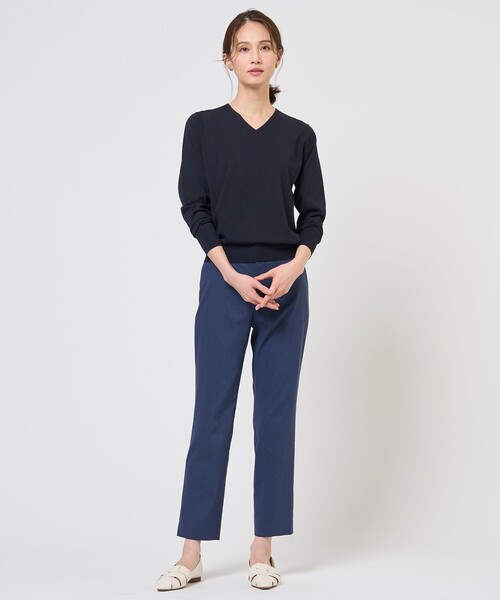 J.PRESS Ladies(J.プレス レディス)の「【着回し力抜群・オンオフ使える】HIGH GAUGE BASIC Vネック ニット(ニット/セーター・レディース・スカイブルー系/ピンク系/ネイビー系/アイボリー系/イエロー系・SMALL)」の15枚目の写真