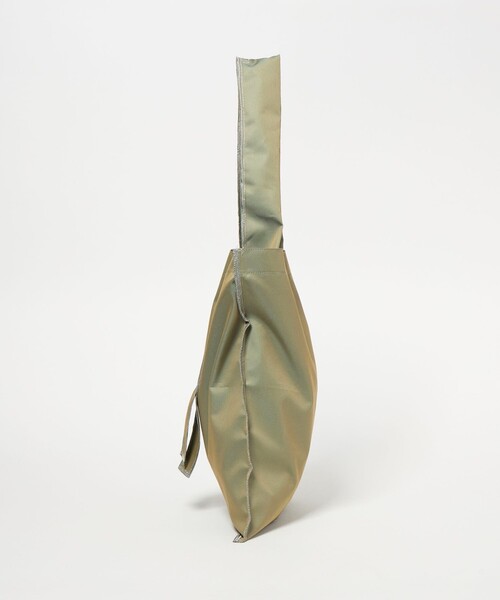 ITTI（イッチ）の「【別注】＜ITTI for ASTRAET＞インサイドアウト バッグ M（トートバッグ・レディース・オリーブ・FREE）」の4枚目の写真