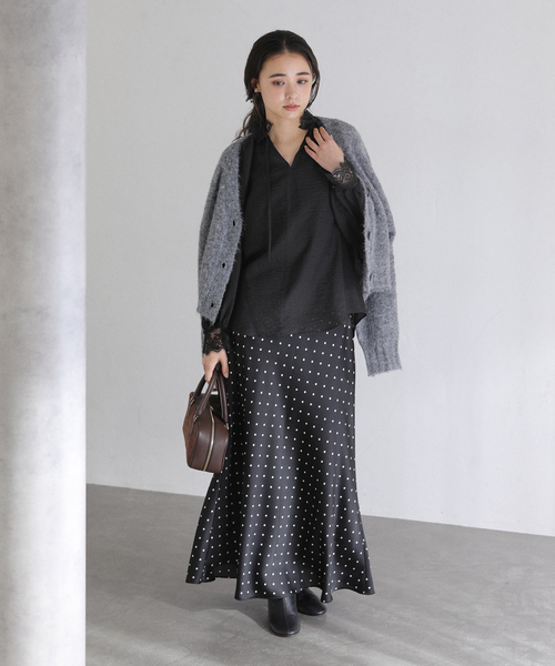 La TOTALITE（ラトータリテ）の「【洗える】サテンマーメイドスカート（スカート・レディース・グリーン/ライトグレー/ブラック系その他・38/36）」の5枚目の写真