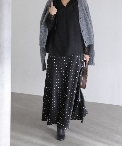 La TOTALITE（ラトータリテ）の「【洗える】サテンマーメイドスカート（スカート・レディース・グリーン/ライトグレー/ブラック系その他・38/36）」の9枚目の写真