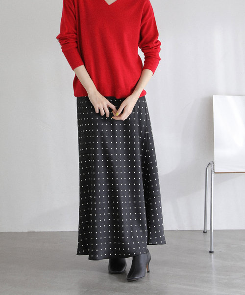 La TOTALITE（ラトータリテ）の「【洗える】サテンマーメイドスカート（スカート・レディース・グリーン/ライトグレー/ブラック系その他・38/36）」の12枚目の写真