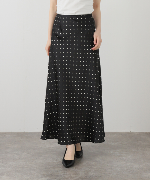 La TOTALITE（ラトータリテ）の「【洗える】サテンマーメイドスカート（スカート・レディース・グリーン/ライトグレー/ブラック系その他・38/36）」の16枚目の写真