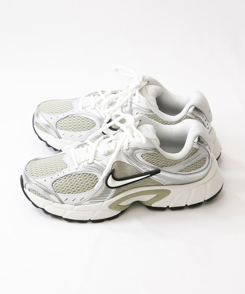 Gready Brilliant（グレディブリリアン）の「ＮＩＫＥ　Ｖ５ＲＮＲ（スニーカー・レディース・シルバー/ブラック・23/23.5/24/24.5）」の4枚目の写真