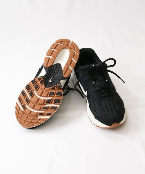 Gready Brilliant（グレディブリリアン）の「ＮＩＫＥ　Ｖ５ＲＮＲ（スニーカー・レディース・シルバー/ブラック・23/23.5/24/24.5）」の7枚目の写真