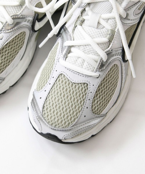 Gready Brilliant（グレディブリリアン）の「ＮＩＫＥ　Ｖ５ＲＮＲ（スニーカー・レディース・シルバー/ブラック・23/23.5/24/24.5）」の8枚目の写真