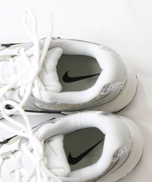 Gready Brilliant（グレディブリリアン）の「ＮＩＫＥ　Ｖ５ＲＮＲ（スニーカー・レディース・シルバー/ブラック・23/23.5/24/24.5）」の12枚目の写真