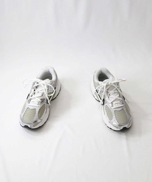 Gready Brilliant（グレディブリリアン）の「ＮＩＫＥ　Ｖ５ＲＮＲ（スニーカー・レディース・シルバー/ブラック・23/23.5/24/24.5）」の16枚目の写真