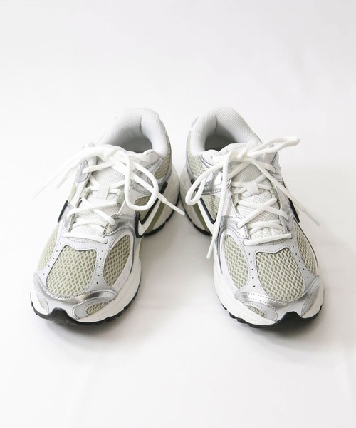 Gready Brilliant（グレディブリリアン）の「ＮＩＫＥ　Ｖ５ＲＮＲ（スニーカー・レディース・シルバー/ブラック・23/23.5/24/24.5）」の3枚目の写真