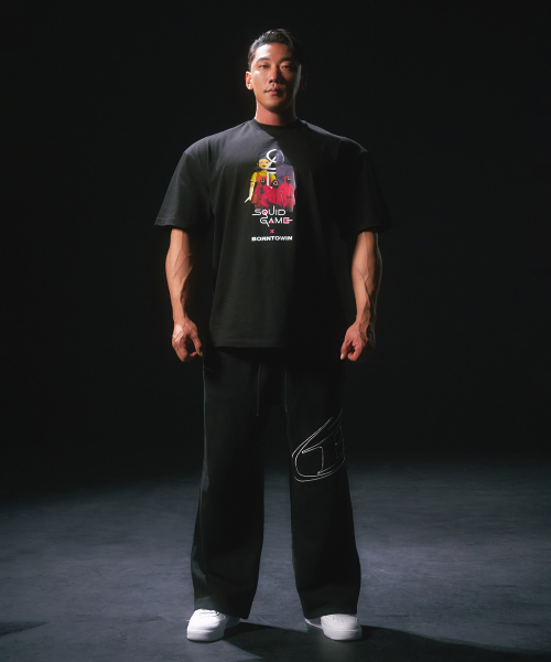 BORN TO WIN（ボーントゥウィン）の「SQUID GAME CHARACTER T-SHIRTS [BLACK]（Tシャツ/カットソー・メンズ・その他・1/2/3）」の2枚目の写真