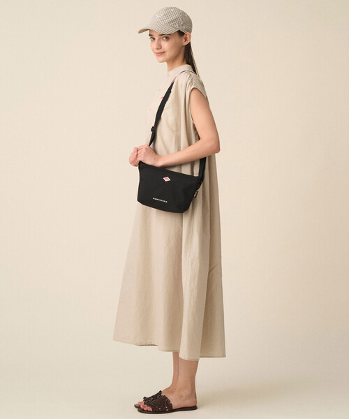DANTON（ダントン）の「DANTON | コーデュラナイロン ショルダーバッグ MONTSOURIS UNISEX（ショルダーバッグ・レディース・ブラック/オレンジ/ダークグレー/グレイッシュベージュ・-）」の7枚目の写真