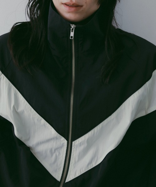 anuke（アンヌーク）の「Nylon Track Blouzon（ブルゾン・レディース・ネイビー/チャコールグレー・FREE）」の11枚目の写真