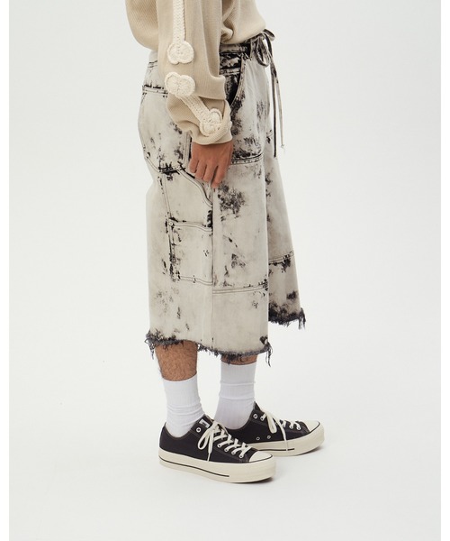 DISCOVERED(ディスカバード)の「BLEACH HAKAMA SHORTS(デニムパンツ・メンズ・ブラック/ホワイト・LARGE/SMALL)」の4枚目の写真