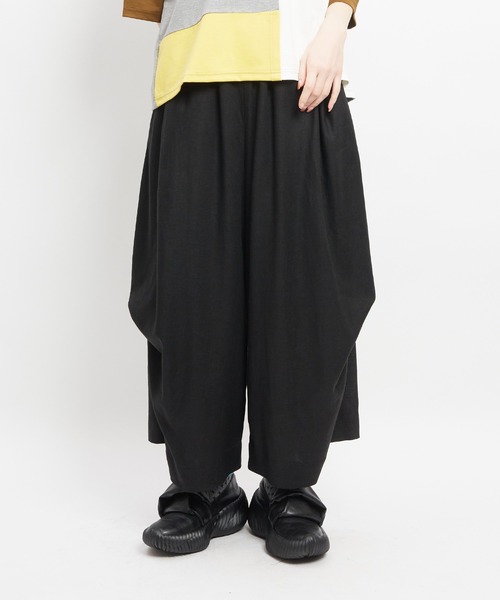 gomme(ゴム)の「ビッグタックリネンパンツ(その他パンツ・レディース・ブラック/キナリ・MEDIUM)」の2枚目の写真