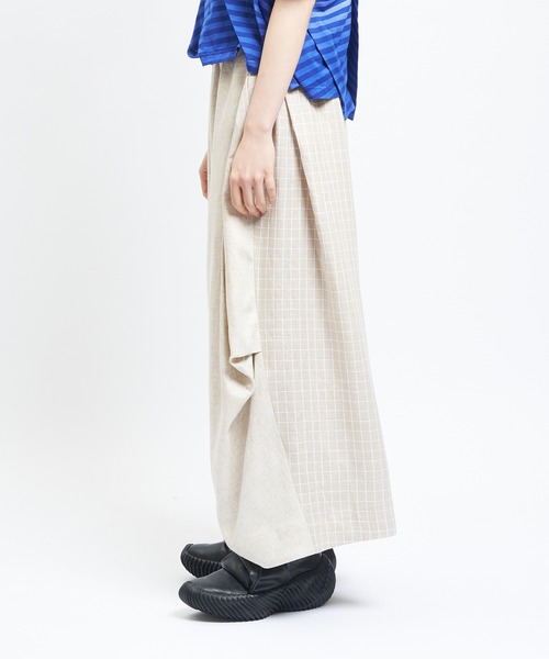 gomme(ゴム)の「ビッグタックリネンパンツ(その他パンツ・レディース・ブラック/キナリ・MEDIUM)」の13枚目の写真