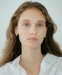 LAPUIS(ラピュイ)Bijou Plate pierced earrings