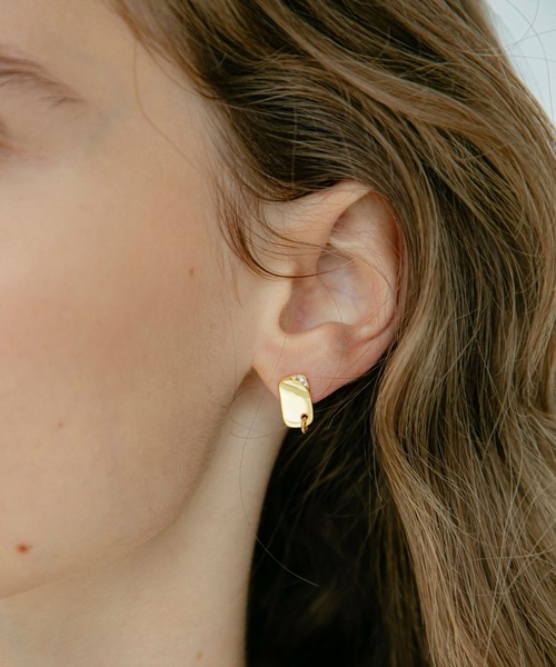 LAPUIS(ラピュイ)の「LAPUIS(ラピュイ)Bijou Plate pierced earrings(ピアス(両耳用)・レディース・マルチ/ゴールド・FREE)」の5枚目の写真