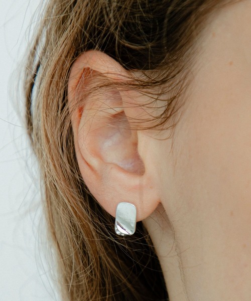 LAPUIS(ラピュイ)の「LAPUIS(ラピュイ)Bijou Plate pierced earrings(ピアス(両耳用)・レディース・マルチ/ゴールド・FREE)」の14枚目の写真