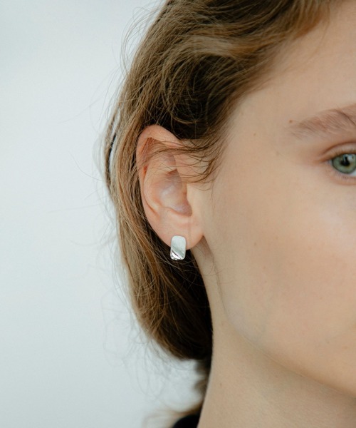 LAPUIS(ラピュイ)の「LAPUIS(ラピュイ)Bijou Plate pierced earrings(ピアス(両耳用)・レディース・マルチ/ゴールド・FREE)」の15枚目の写真