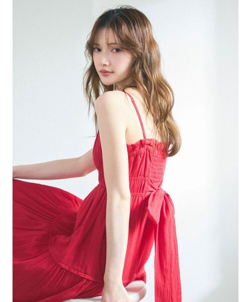 dazzlin(ダズリン)の「ナチュラルティアードキャミワンピース(ワンピース・レディース・ブラック/ブルー/オフホワイト/レッド・FREE)」の4枚目の写真
