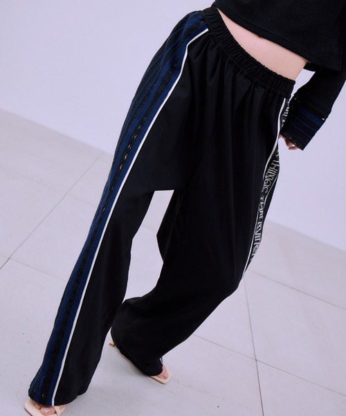 THINGS THAT MATTER(シングス ザット マター)の「TORCHON LACE SWITCHING PANTS / トーション レース スイッチング パンツ(スウェットパンツ・レディース・ブラック/ネイビー/ベージュ・FREE)」の1枚目の写真