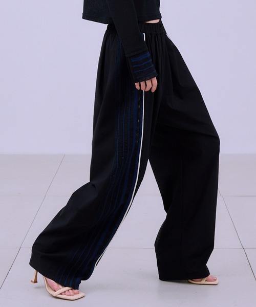 THINGS THAT MATTER(シングス ザット マター)の「TORCHON LACE SWITCHING PANTS / トーション レース スイッチング パンツ(スウェットパンツ・レディース・ブラック/ネイビー/ベージュ・FREE)」の5枚目の写真