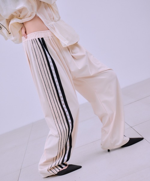 THINGS THAT MATTER(シングス ザット マター)の「TORCHON LACE SWITCHING PANTS / トーション レース スイッチング パンツ(スウェットパンツ・レディース・ブラック/ネイビー/ベージュ・FREE)」の13枚目の写真