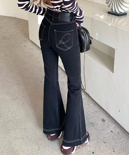 Vipoa（ヴィポア）の「Pocket embroidery flare denim pants（デニムパンツ・レディース・ブラック系その他・MEDIUM/SMALL）」の7枚目の写真