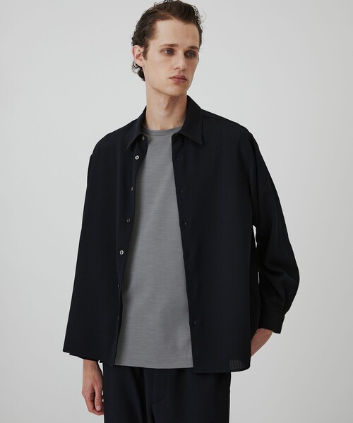 UNITED TOKYO（ユナイテッドトウキョウ）の「【再入荷なし】COLD DRY PLEATS レギュラーカラーシャツ　｜接触冷感/通気性/イージーケア/軽量/防シワ/春服（シャツ/ブラウス・メンズ・ブラック/オフホワイト/ネイビー/ライトグレー・1/2）」の17枚目の写真
