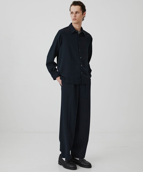 UNITED TOKYO（ユナイテッドトウキョウ）の「【再入荷なし】COLD DRY PLEATS レギュラーカラーシャツ　｜接触冷感/通気性/イージーケア/軽量/防シワ/春服（シャツ/ブラウス・メンズ・ブラック/オフホワイト/ネイビー/ライトグレー・1/2）」の22枚目の写真