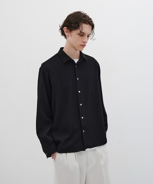 UNITED TOKYO（ユナイテッドトウキョウ）の「【再入荷なし】COLD DRY PLEATS レギュラーカラーシャツ　｜接触冷感/通気性/イージーケア/軽量/防シワ/春服（シャツ/ブラウス・メンズ・ブラック/オフホワイト/ネイビー/ライトグレー・1/2）」の5枚目の写真