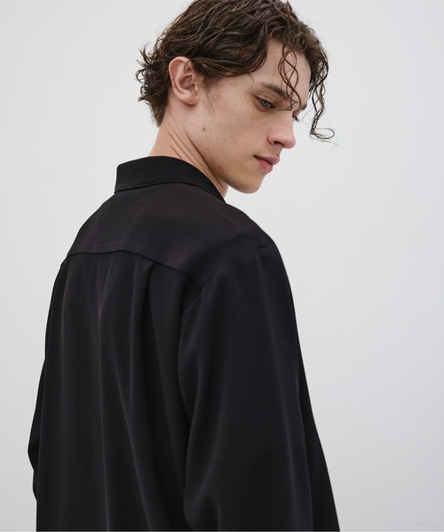 UNITED TOKYO（ユナイテッドトウキョウ）の「【再入荷なし】COLD DRY PLEATS レギュラーカラーシャツ　｜接触冷感/通気性/イージーケア/軽量/防シワ/春服（シャツ/ブラウス・メンズ・ブラック/オフホワイト/ネイビー/ライトグレー・1/2）」の10枚目の写真